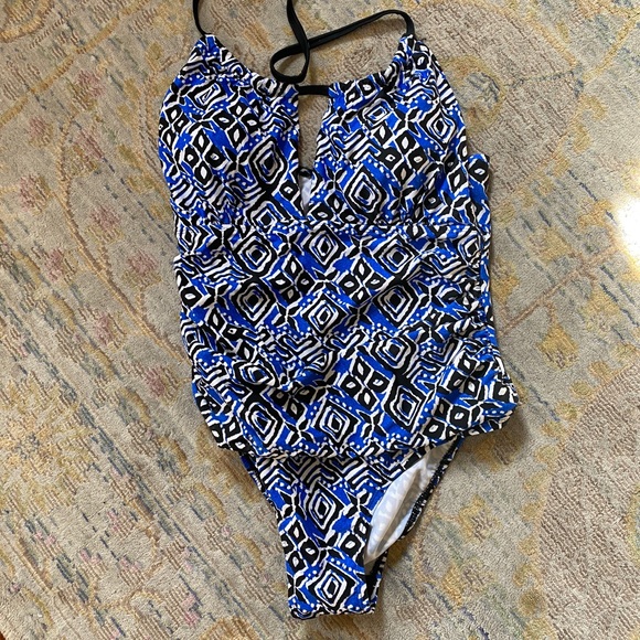 Geometric print one piece - Picture 1 of 4